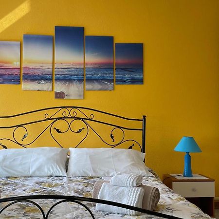 Casa Vacanze Da Roberta A Pochi Km Da Oristano Simaxis Bagian luar foto