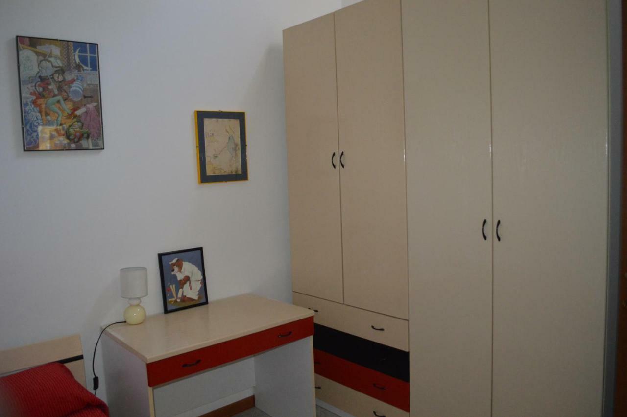 Casa Vacanze Da Roberta A Pochi Km Da Oristano Simaxis Bagian luar foto